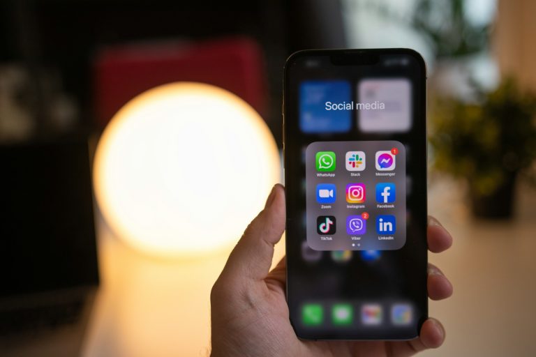 Comment bâtir une stratégie efficace sur les réseaux sociaux ?